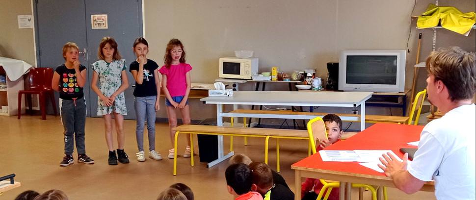 "Match d'impro" pour les élèves de l'école publique