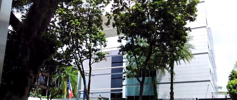 L'Ambassade de Singapour Parle de Bozouls