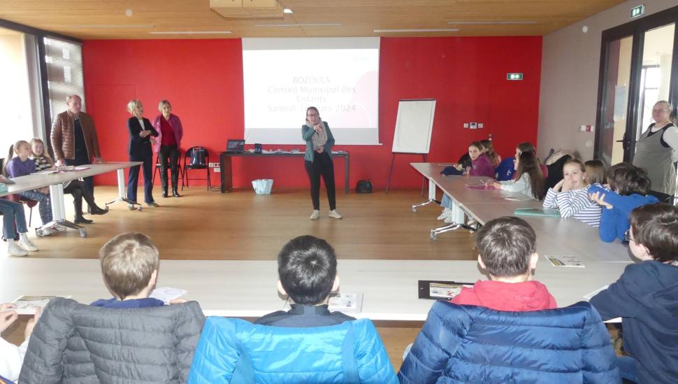 ÉCOLOGIE - Création et lancement d'une campagne de communication sur le trie sélectif.