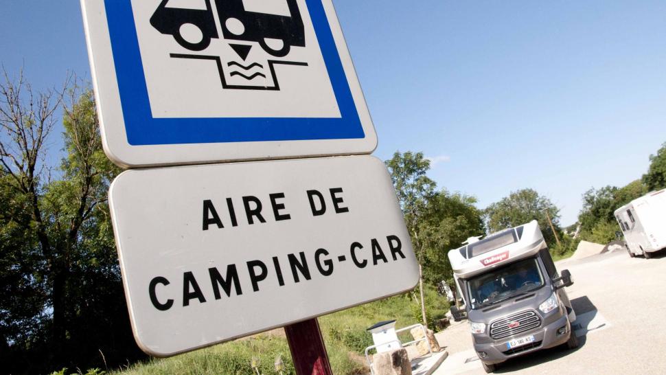 Entrée aire camping-car Bozouls