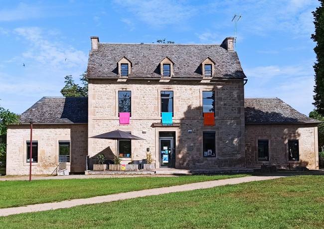 Bâtiment médiathèque de Bozouls